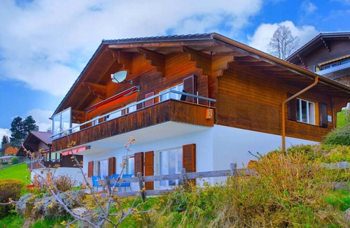 Aeschlen ob Gunten Apartment | Concierge, Lake Thun/Alps Scenic Views by SwissHut