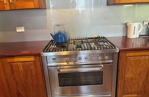 Whitfield Apartment | CONDO with plenty of space and very tropical.Sleeps six people.