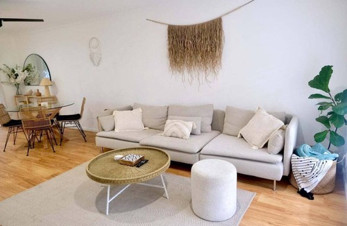 Coolangatta Apartment | Coolangatta Surf & Stay - Townhouse: Pet Friendly