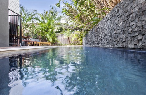Yaroomba House | Coolum Beach House 50 metres to the beach - Pet Friendly