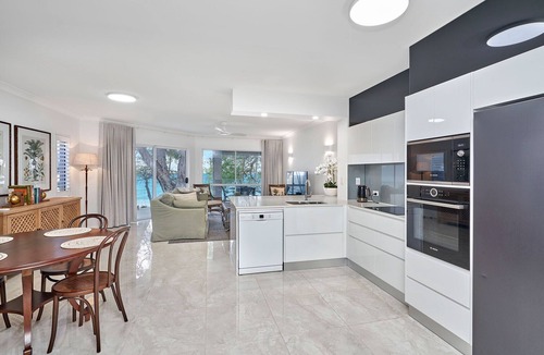 Palm Cove Apartment | Coral Horizons Beachfront Apartment