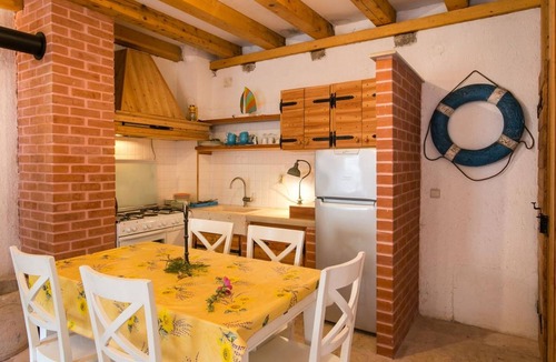 Sudurad House | Coral House - One Bedroom House, Sleeps 3