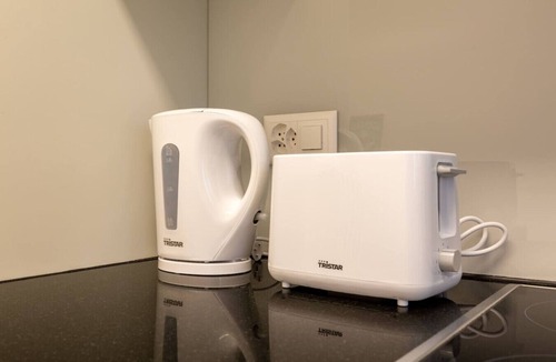 Horgen District Apartment | Cosy 2-BR with balcony & parking · Kilchberg