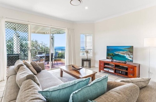 Sunshine Beach Apartment | Cosy apartment with ocean views in Sunshine Beach