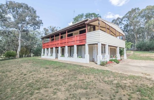 Hargraves House | Country property on 10 acres at a quiet village of Hargraves (pet friendly)