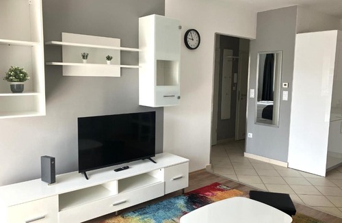 Erzsebetvaros Apartment | Courtyard by Urban Living