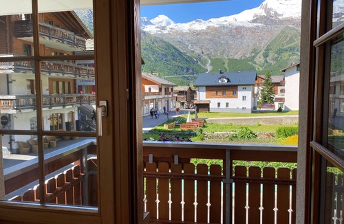 Saas-Fee Apartment | Cozy 2-Bedroom Apartment with Stunning Mountain Views in Saas-Fee