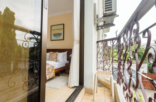 Msasani Apartment | Cozy 2BR, Fast Wi-Fi, GenSet, Workspace, Secure Gated Estate, 5mins to Beach