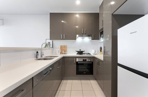 Waterloo Apartment | Cozy 2BR Waterloo Haven Near Cafés & Parks