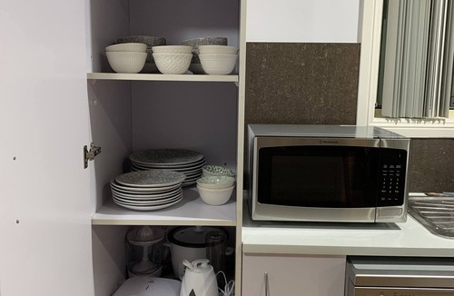 Fairfield Heights House | Cozy 3BR+ free dryer+ free parking-lockable front gate