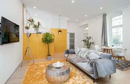 Charlottenburg Apartment | Cozy Einstein