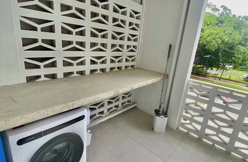 Yorkeys Knob Apartment | Cozy self contained studio near the boat club, 5 min to the beach