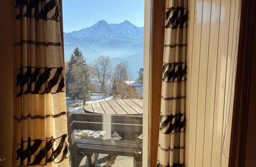 Beatenberg Apartment | Cozy vacation apartment in Chalet Heide with a wonderful view of the Alps - Beatenberg
