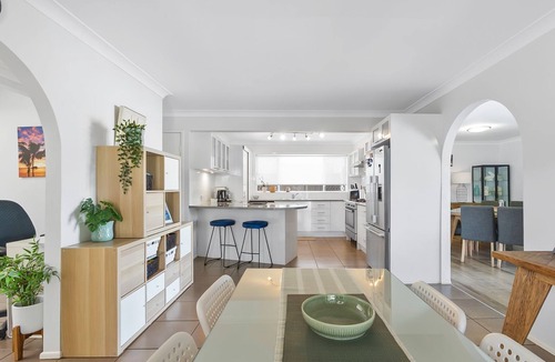 Maroochydore House | Crabpot Manor, waterfront home with many extras