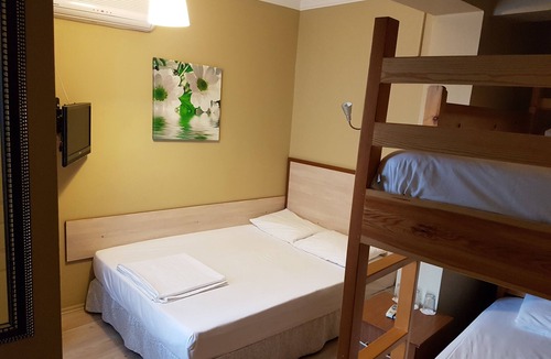 Eceabat Hotel | Crowded House