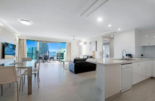Surfers Paradise Apartment | Crown Tower Stunning 2 Bedroom Apartment