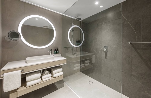 Windsor Hotel | Crowne Plaza Hawkesbury Valley by IHG
