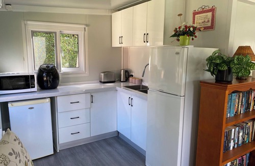 Gold Coast City Cabin | Cute cabin on 1.5 acres in Mt Nathan, just 15 mins to movie world & wet n wild