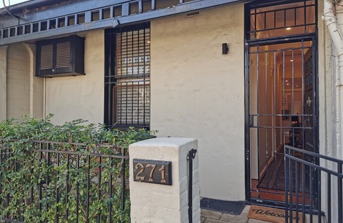 Alexandria House | 🌟🌟🌟Cute, Quaint & Comfy Home Close to the City!🌟🌟🌟