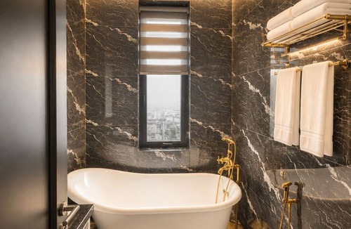 Thu Duc Hotel | D'Élite Boutique Hotel Dĩ An