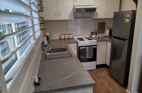 Belrose Cottage | Delightful fully self contained cottage with all amenities included.
