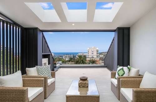 Manly Apartment | Designer Penthouse Overlooking Manly, the Ocean and Harbour