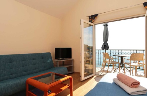 Drvenik Apartment | Double Comfortable Studio Sea View Apartment 25
