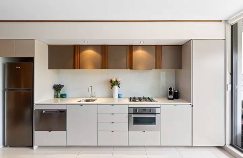 Bondi Beach Apartment | Drews Bondi Beach Pad - Music Inspired