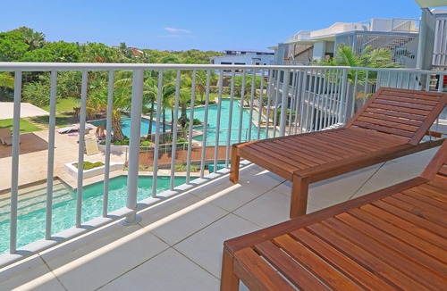 Casuarina Apartment | Drift South 34 - Luxurious rooftop holiday apartment with lagoon pool views