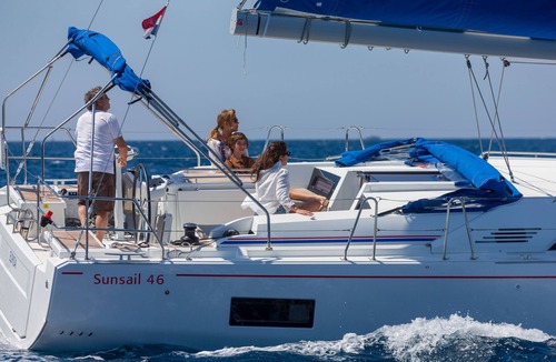 Komolac Boat Rental | Dubrovnik Delight: A Sun-Kissed Sailing Experience