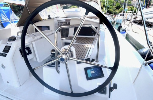 Komolac Boat Rental | Dubrovnik Delight: A Sun-Kissed Sailing Experience