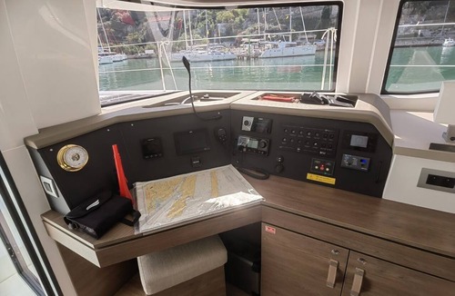 Komolac Boat Rental | Dubrovnik Delight: A Sun-Kissed Sailing Experience