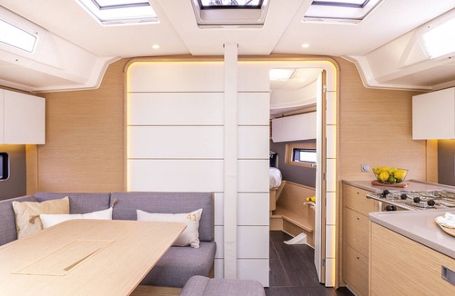 Komolac Boat Rental | Dubrovnik Delight: A Sun-Kissed Sailing Experience