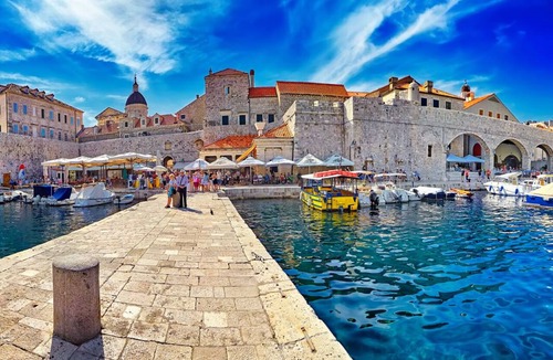Komolac Boat Rental | Dubrovnik Delight: A Sun-Kissed Sailing Experience