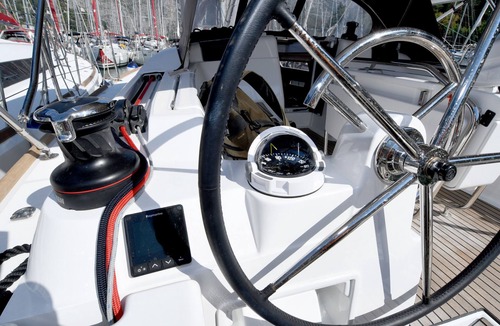 Komolac Boat Rental | Dubrovnik Delight: A Sun-Kissed Sailing Experience