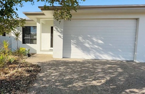 Idalia House | Eastlake Living Pet-Friendly 4BR Home in Townsville