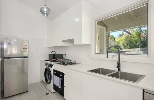 Eastwood House | Eastwood Family Home | Pool & Garden