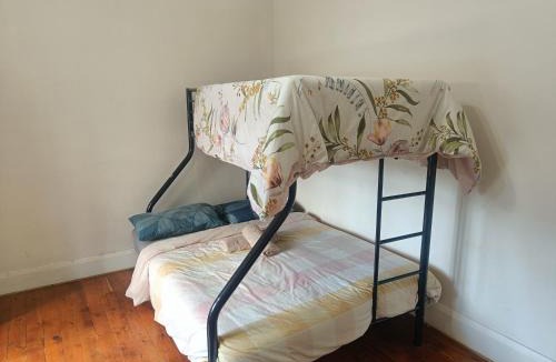 Earlwood House | Easy Triple Room in Earlwood - EW1