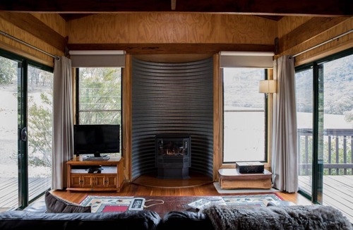 Kanimbla Cabin | Eco cabin (2bdrm) with VIEWS of Blue Mountains ACCESS IS VIA BLACKHEATH