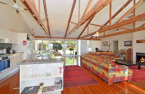 Morisset Park House | Edgewater Lakehouse at Morisset Memories