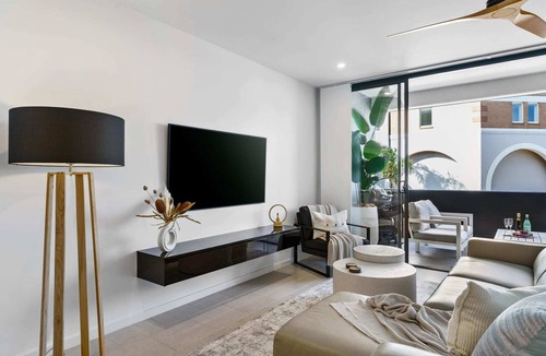 Terrigal Apartment | Elegance on Pine by Coast Hosting