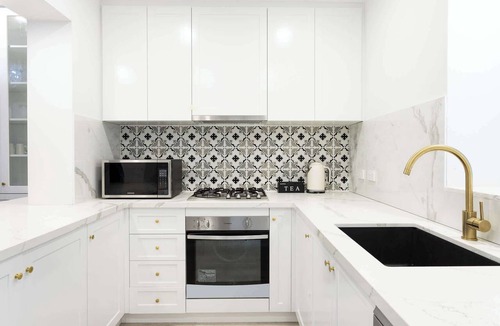 Millers Point House | Elegant 3BD Waterview Terrace in The Rocks CBD