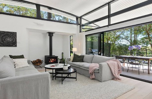 Macmasters Beach House | Elegant abode only moments to Macmasters Beach