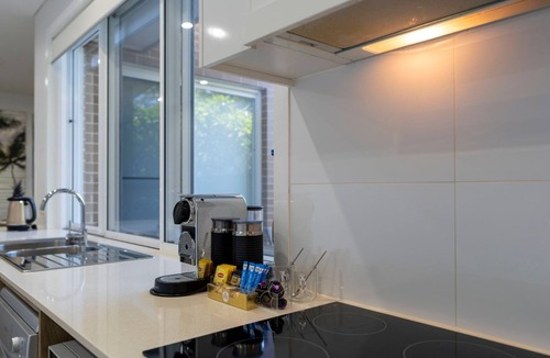 Ettalong Beach House | Escape on Ridge modern 3 bedroom townhouse
