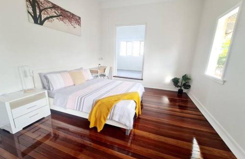 Maryborough Apartment | Exclusive location - 3-bedroom Unit in Maryborough CBD, 10ppl