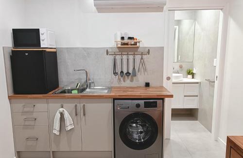 Holmview Apartment | Executive Studio - Private Parking
