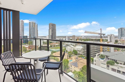 Southport Apartment | Experience the epitome of luxury at this stunning two-bedroom apartment!