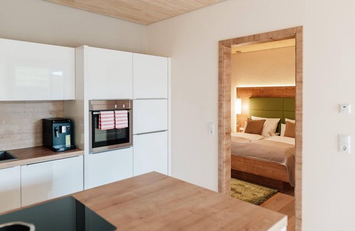 Neualbenreuth Apartment | Fünf-Sterne-Appartement mit großzügigem Balkon