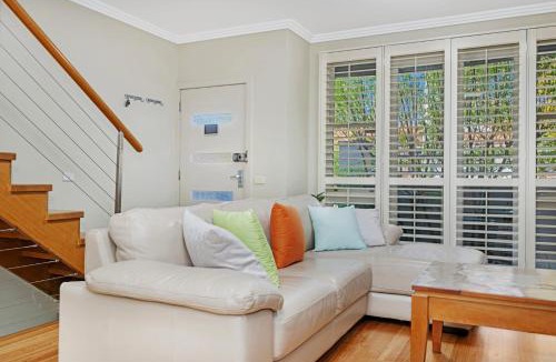 Chatswood Apartment | Family 3BR 2-level Home at Central Chatswood