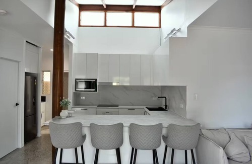 Caravonica House | Family Retreat with Private Pool